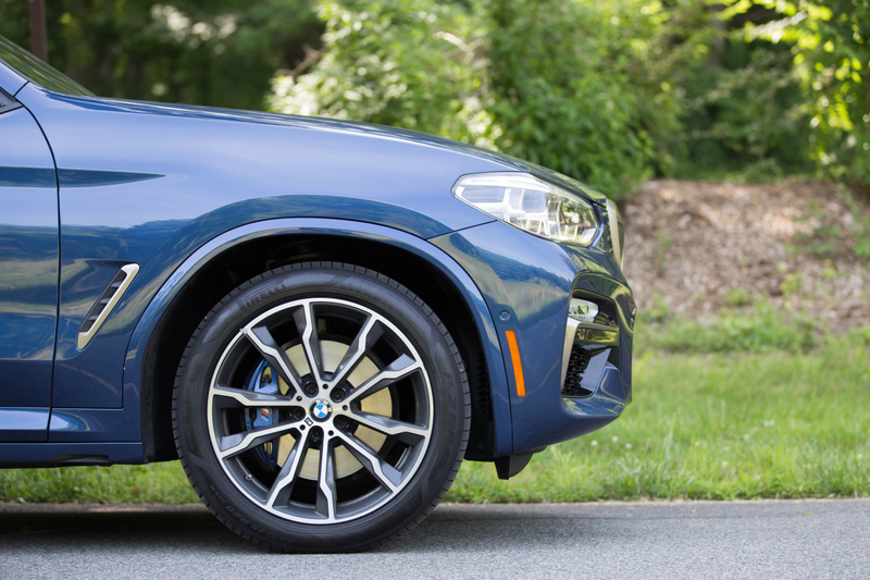 Illustration for article titled The 2018 BMW X3 M40i Makes the Crossover Apocalypse a Little More Tolerable
